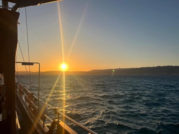 Sunset cruise - Image 7